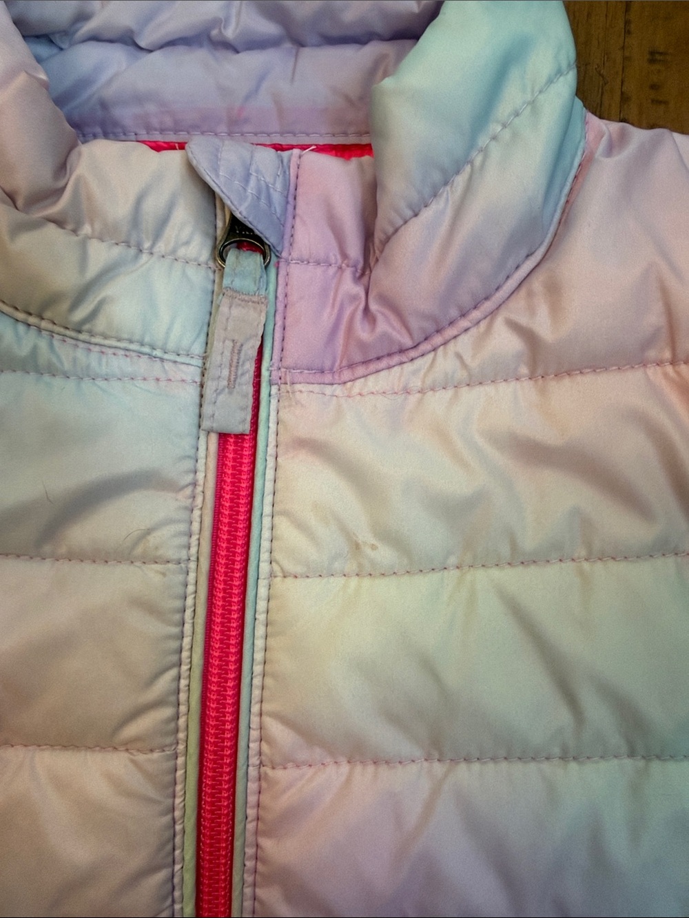 Amazon Essentials Lightweight Puffer Jacket - Picture 4 of 4